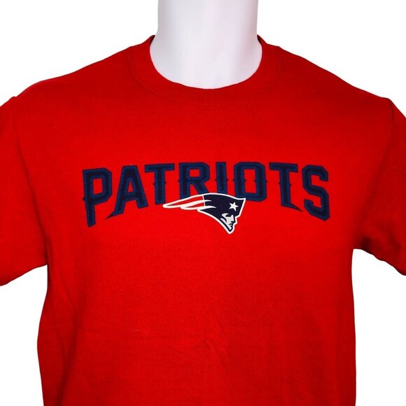 Vintage NFL New England Patriots Brady 12 Mens S T-Shirt Red Short Sleeve - Picture 1 of 9